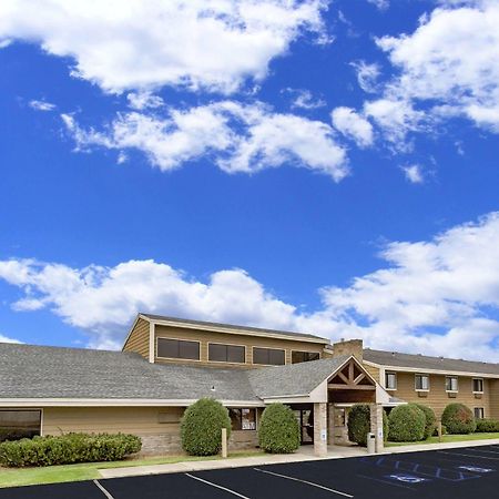 Americinn By Wyndham Dickinson Buitenkant foto