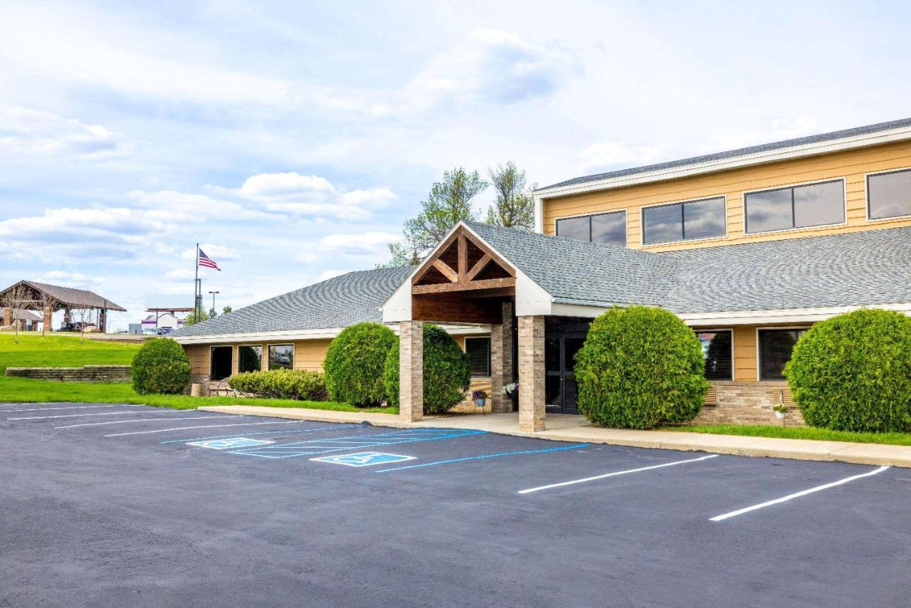 Americinn By Wyndham Dickinson Buitenkant foto
