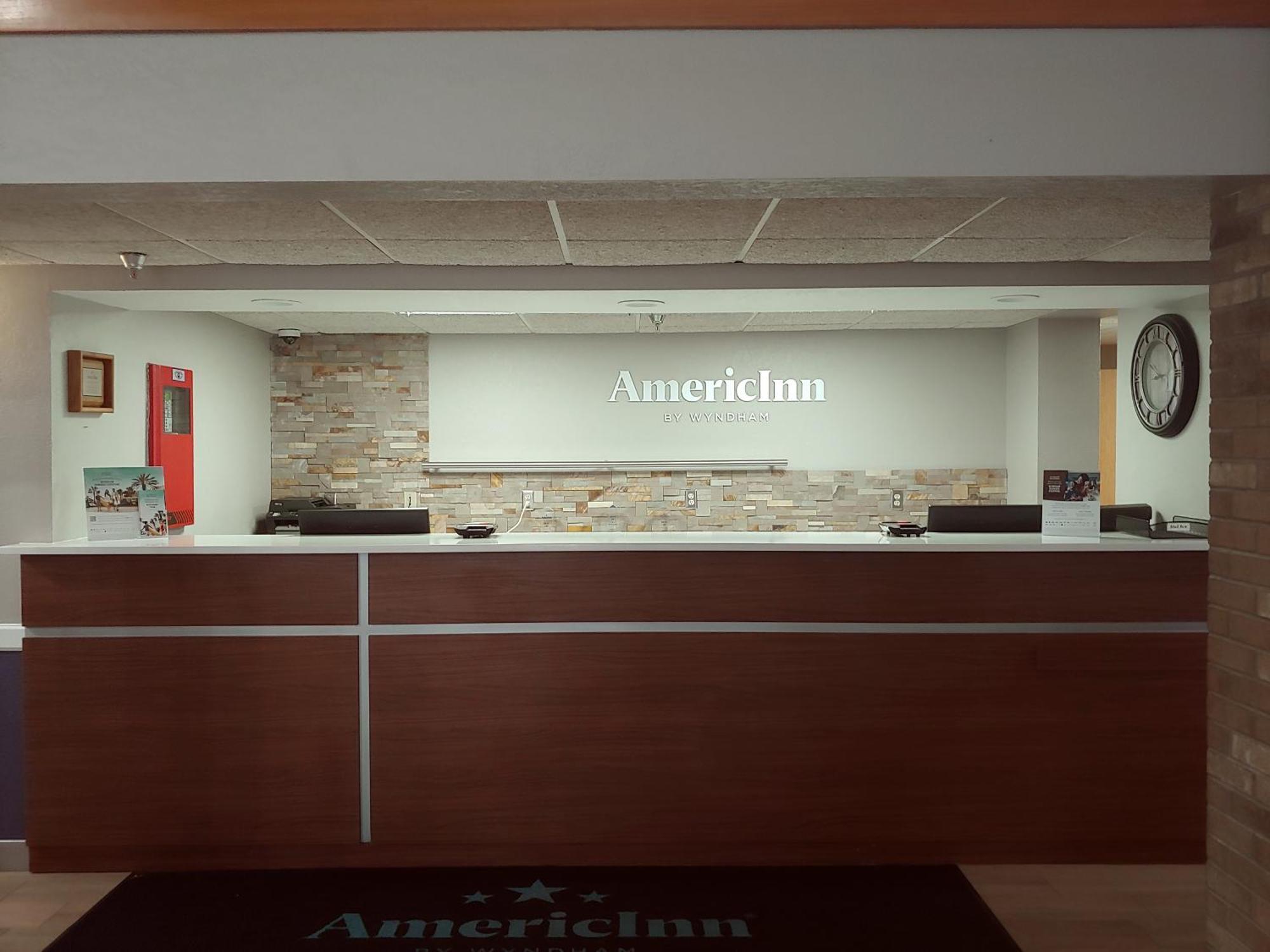 Americinn By Wyndham Dickinson Buitenkant foto