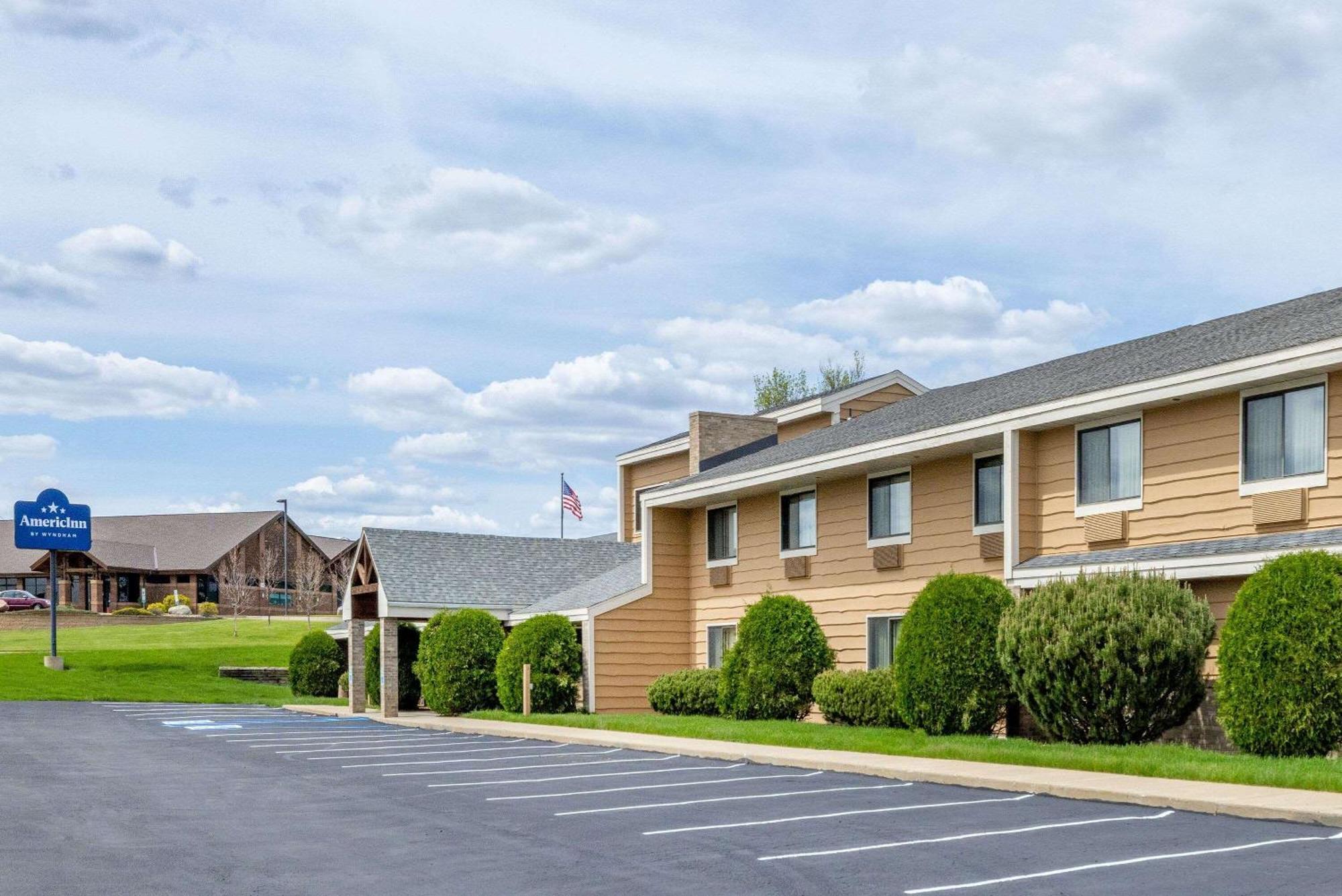 Americinn By Wyndham Dickinson Buitenkant foto