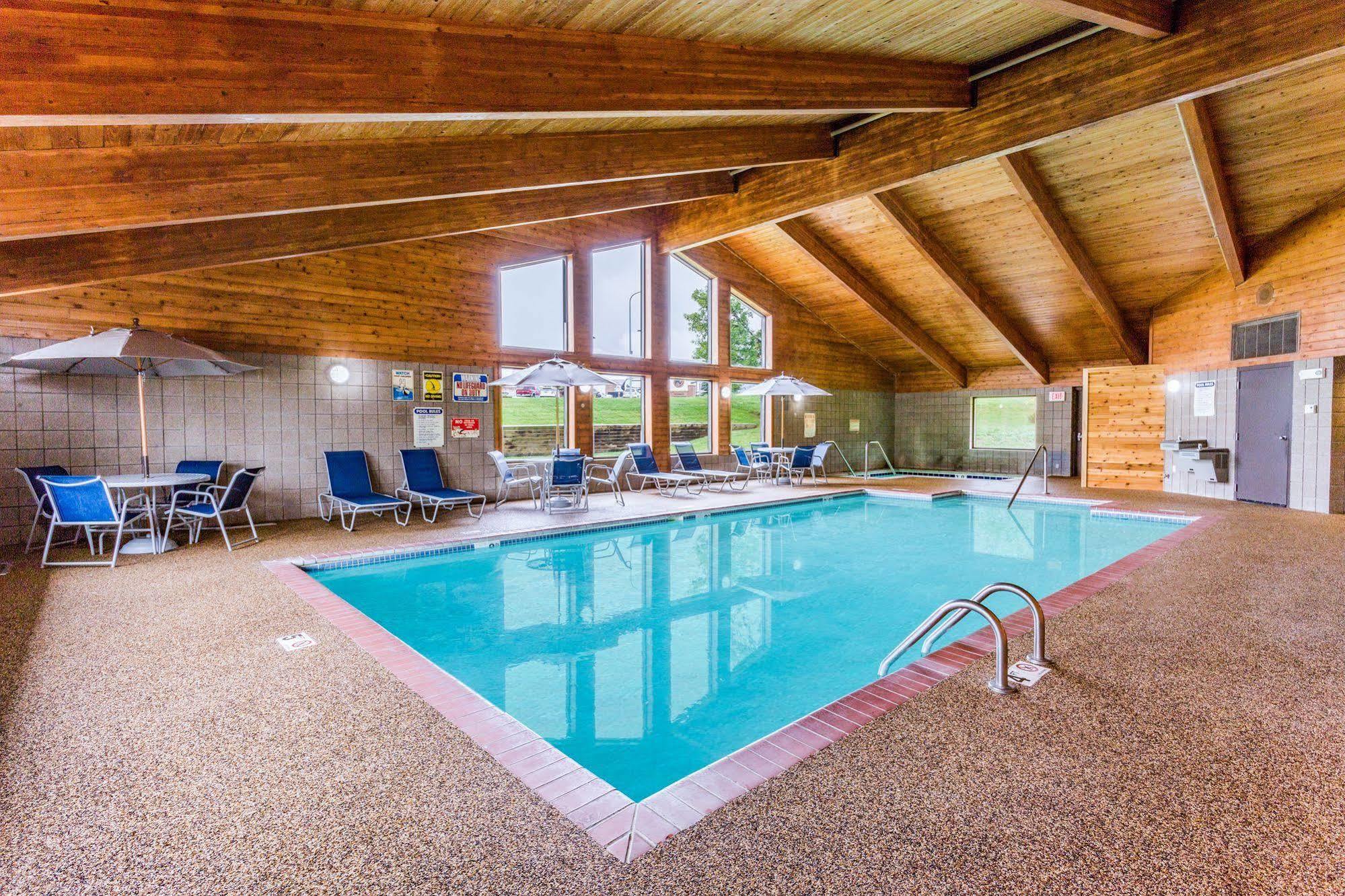 Americinn By Wyndham Dickinson Buitenkant foto